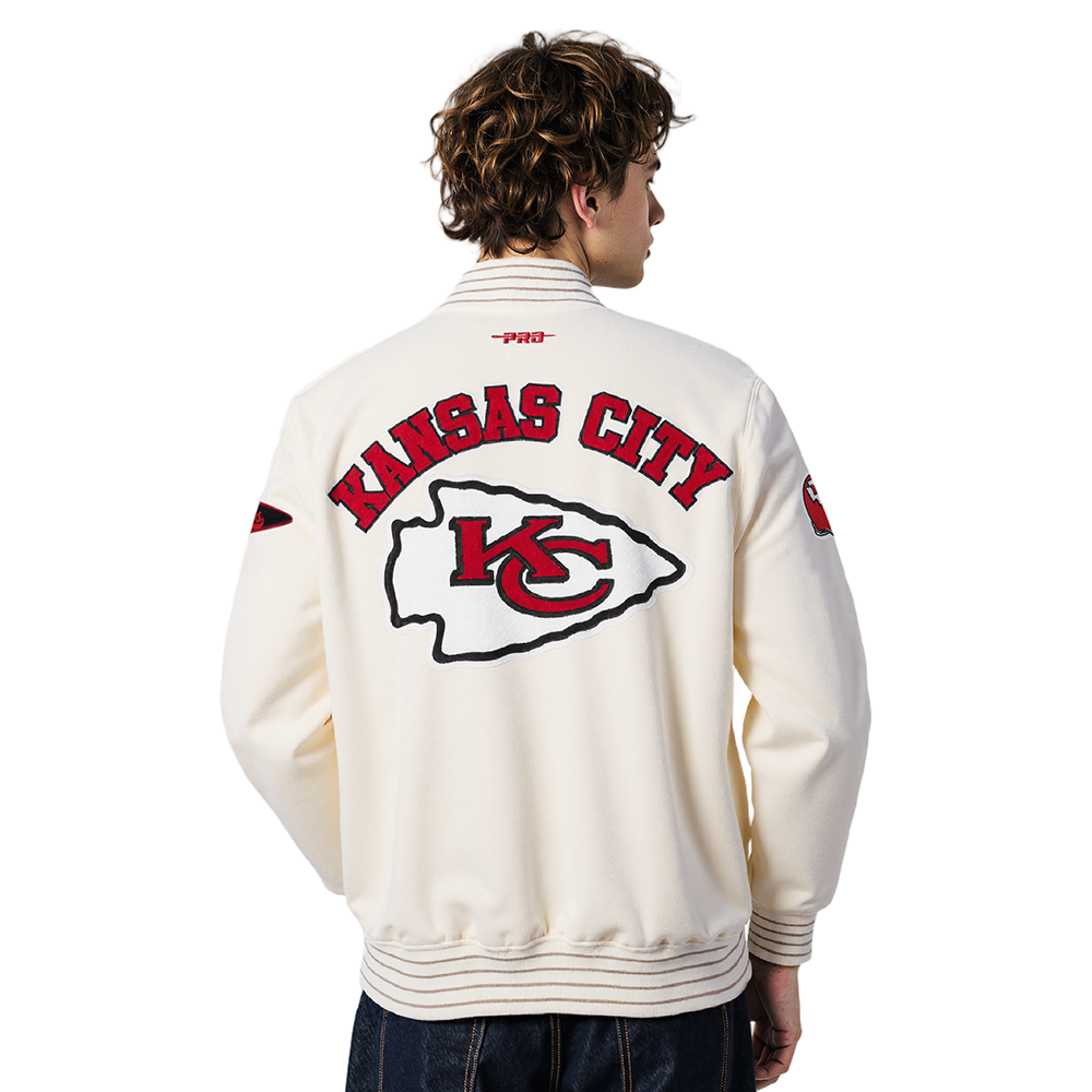 NFL KANSAS CITY CHIEFS PRO GAME DAY RETRO JACKET (EGGSHELL/TAUPE/EGGSHELL)