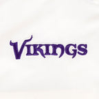 NFL MINNESOTA VIKINGS RETRO CLASSIC BLOUSON EN SATIN À BORDS CÔTELÉS POUR FEMME (COQUILLE D'ŒUF/VIOLET)