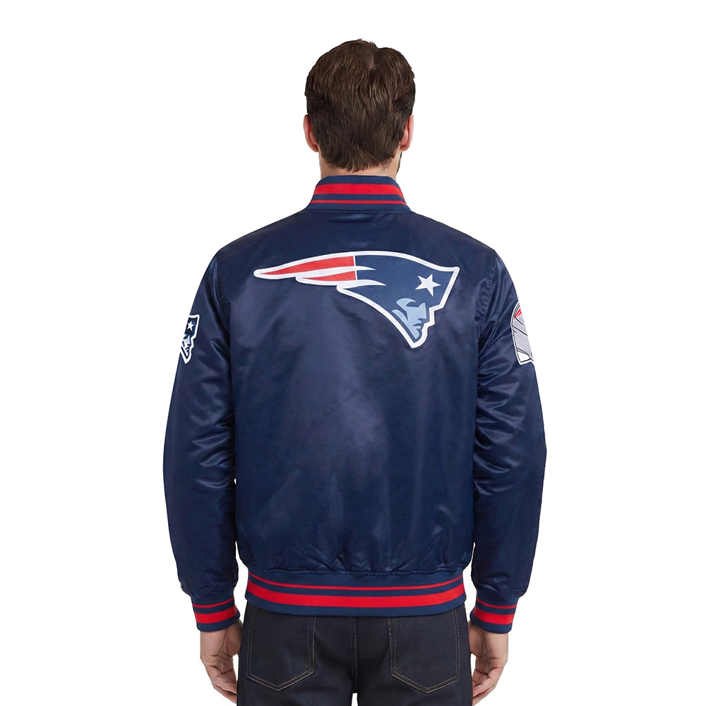 NFL NEW ENGLAND PATRIOTS SCRIPT TAIL BLOUSON EN SATIN POUR HOMME (MARINE MINUIT/ROUGE/MARINE MINUIT)