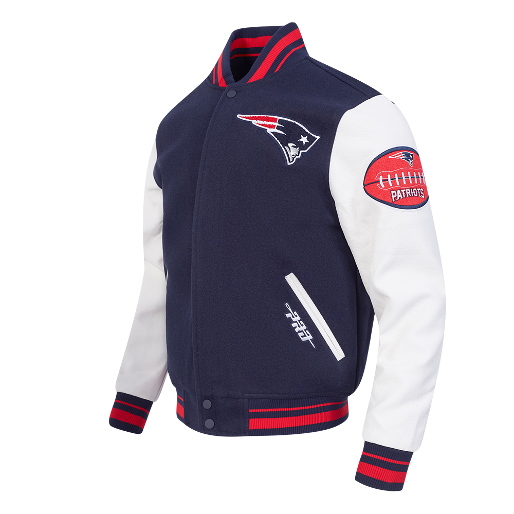 NFL NEW ENGLAND PATRIOTS OLD ENGLISH BLOUSON COLLÉGIAL EN LAINE À BORDS CÔTELÉS POUR HOMME (MARINE MINUIT/ROUGE/MARINE MINUIT)
