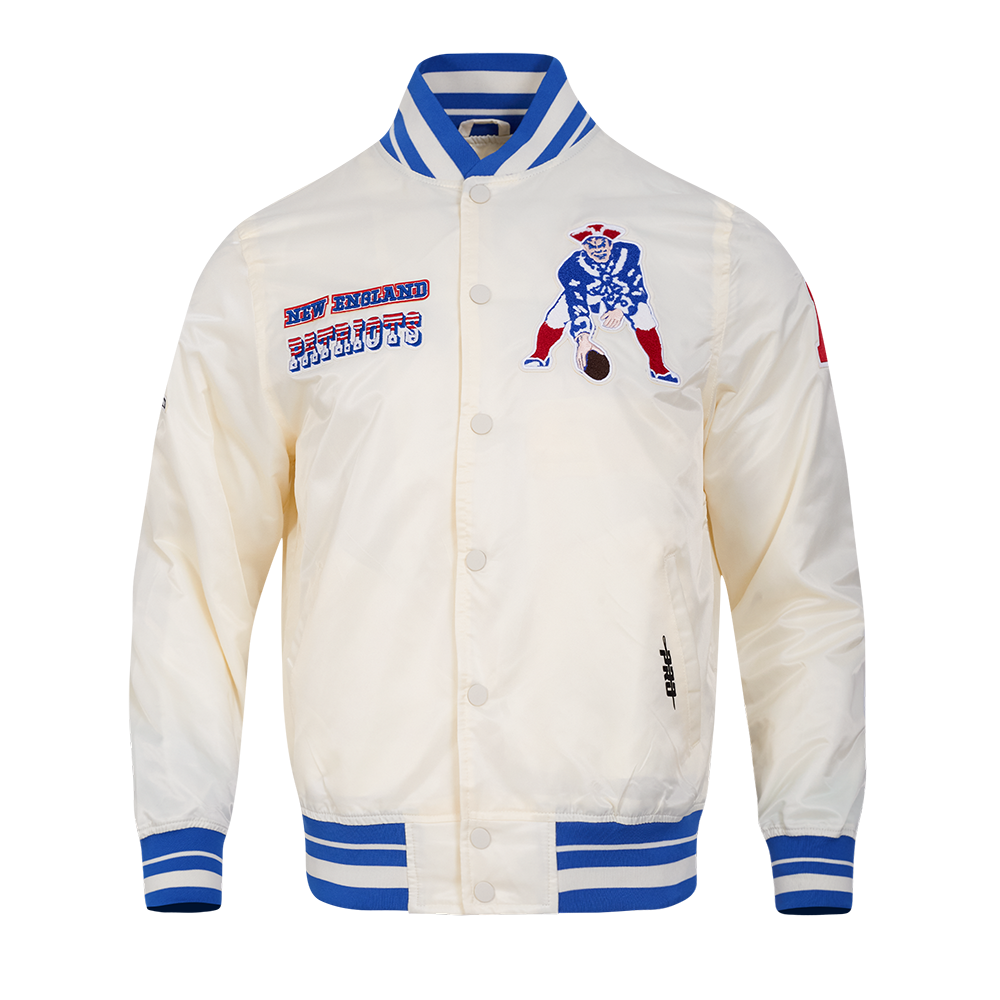 NFL NEW ENGLAND PATRIOTS RETRO CLASSIC BLOUSON EN SATIN À BORDS CÔTELÉS POUR HOMME (COQUILLE D'ŒUF/BLEU ROYAL)