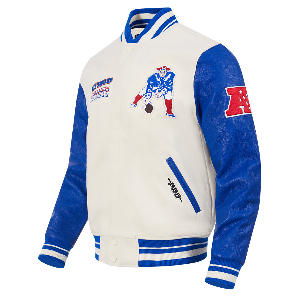 NFL NEW ENGLAND PATRIOTS RETRO CLASSIC BLOUSON COLLÉGIAL EN LAINE À BORDS CÔTELÉS POUR HOMME (COQUILLE D'ŒUF/BLEU ROYAL)
