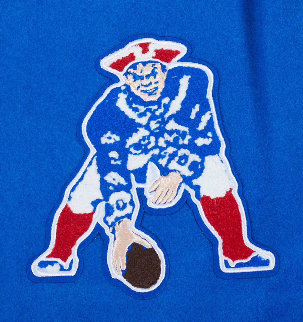 NFL NEW ENGLAND PATRIOTS RETRO CLASSIC BLOUSON COLLÉGIAL EN LAINE À BORDS CÔTELÉS POUR HOMME (BLEU ROYAL/ROUGE)