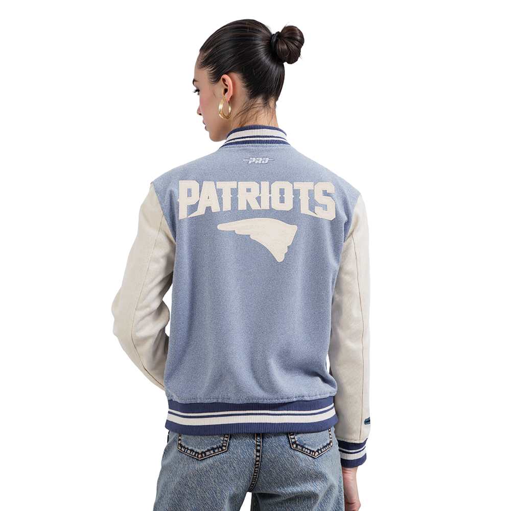 NFL NEW ENGLAND PATRIOTS VARSITY BLUES BLOUSON COLLÉGIAL EN DENIM POUR FEMME (DENIM/LIN)