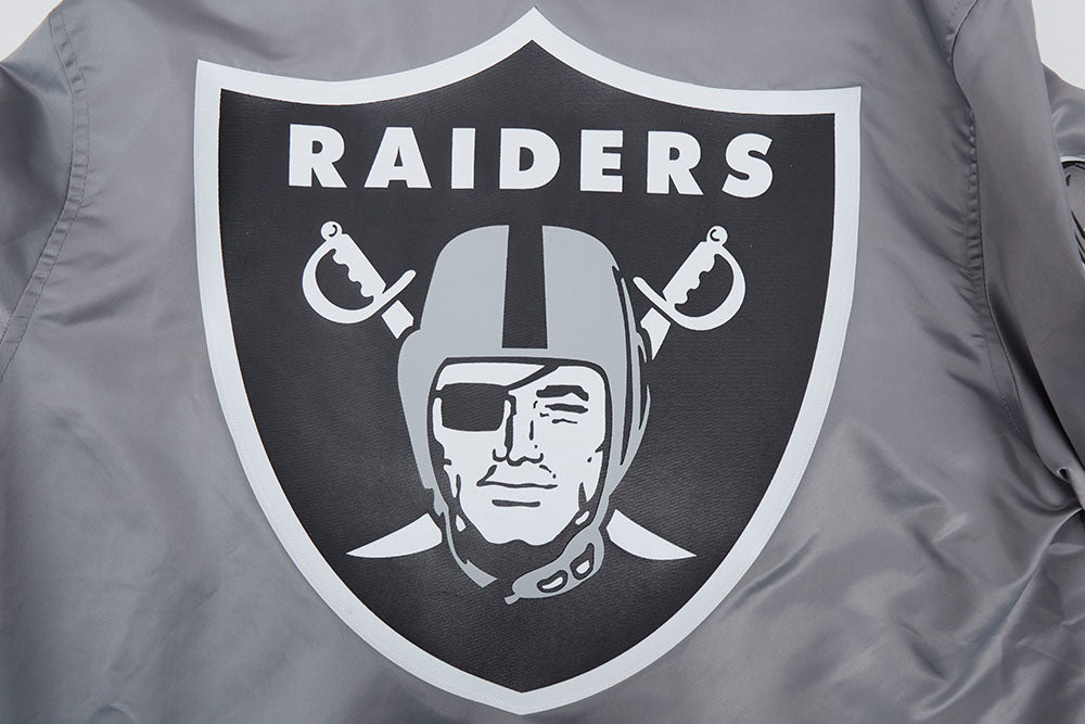 NFL LAS VEGAS RAIDERS SCRIPT TAIL BLOUSON EN SATIN À BORDS CÔTELÉS POUR HOMME (GRIS)