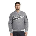 NFL LAS VEGAS RAIDERS SCRIPT TAIL BLOUSON EN SATIN À BORDS CÔTELÉS POUR HOMME (GRIS)