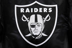 NFL LAS VEGAS RAIDERS BLOUSON EN SATIN À GRAND LOGO POUR HOMME (NOIR)
