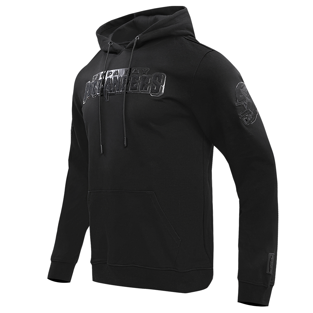 NFL TAMPA BAY BUCCANEERS TRIPLE BLACK MEN'S PULLOVER HOODIE (TRIPLE BLACK)