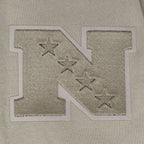 NFL TAMPA BAY BUCCANEERS NEUTRAL CHANDAIL À COL ROND EN MOLLETON À ÉPAULES TOMBANTES POUR HOMME (TAUPE)