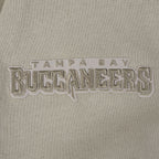 NFL TAMPA BAY BUCCANEERS NEUTRAL CHANDAIL À COL ROND EN MOLLETON À ÉPAULES TOMBANTES POUR HOMME (TAUPE)