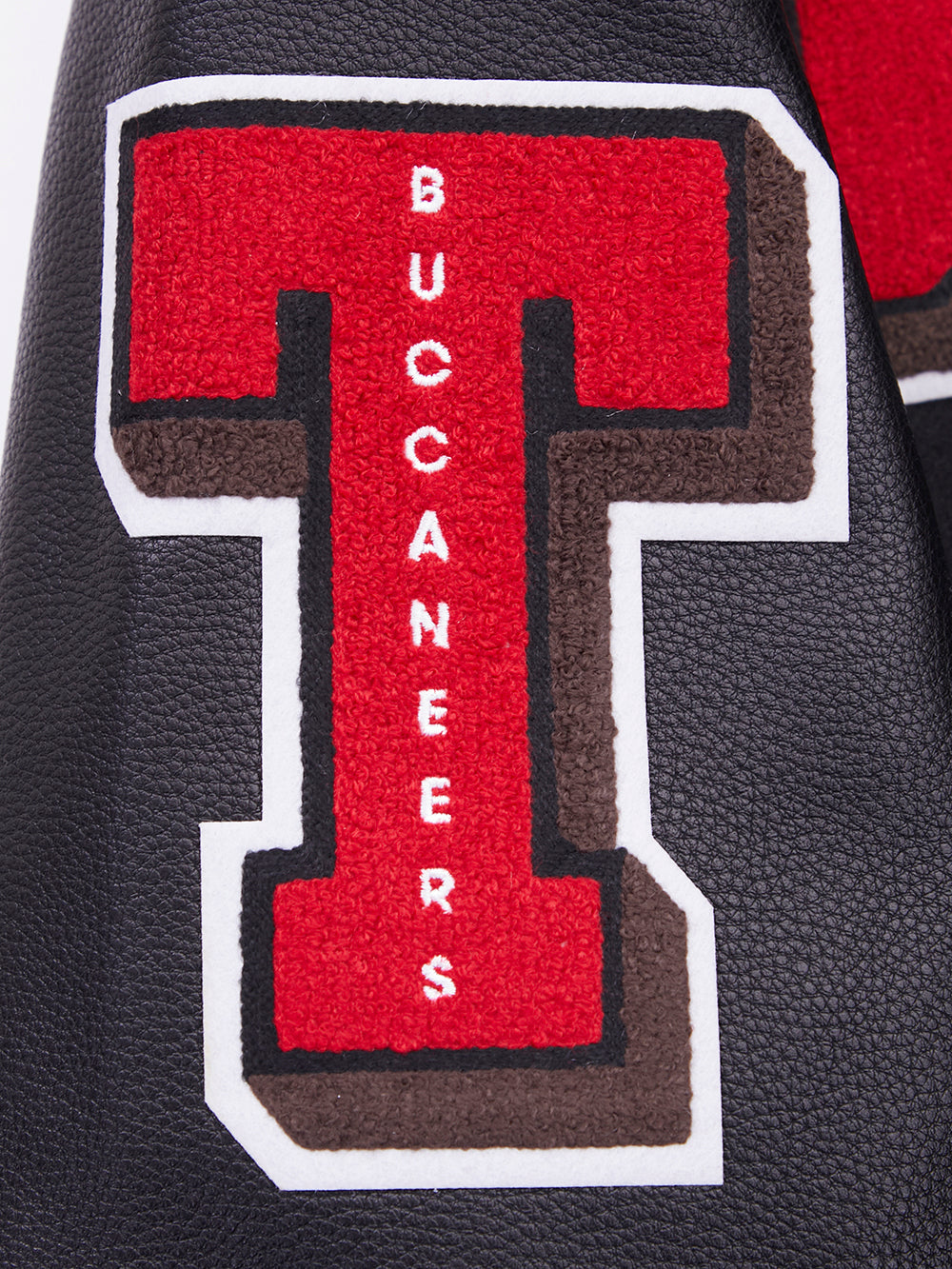 NFL TAMPA BAY BUCCANEERS MASH UP BLOUSON COLLÉGIAL EN LAINE À BORDS CÔTELÉS POUR HOMME (NOIR)