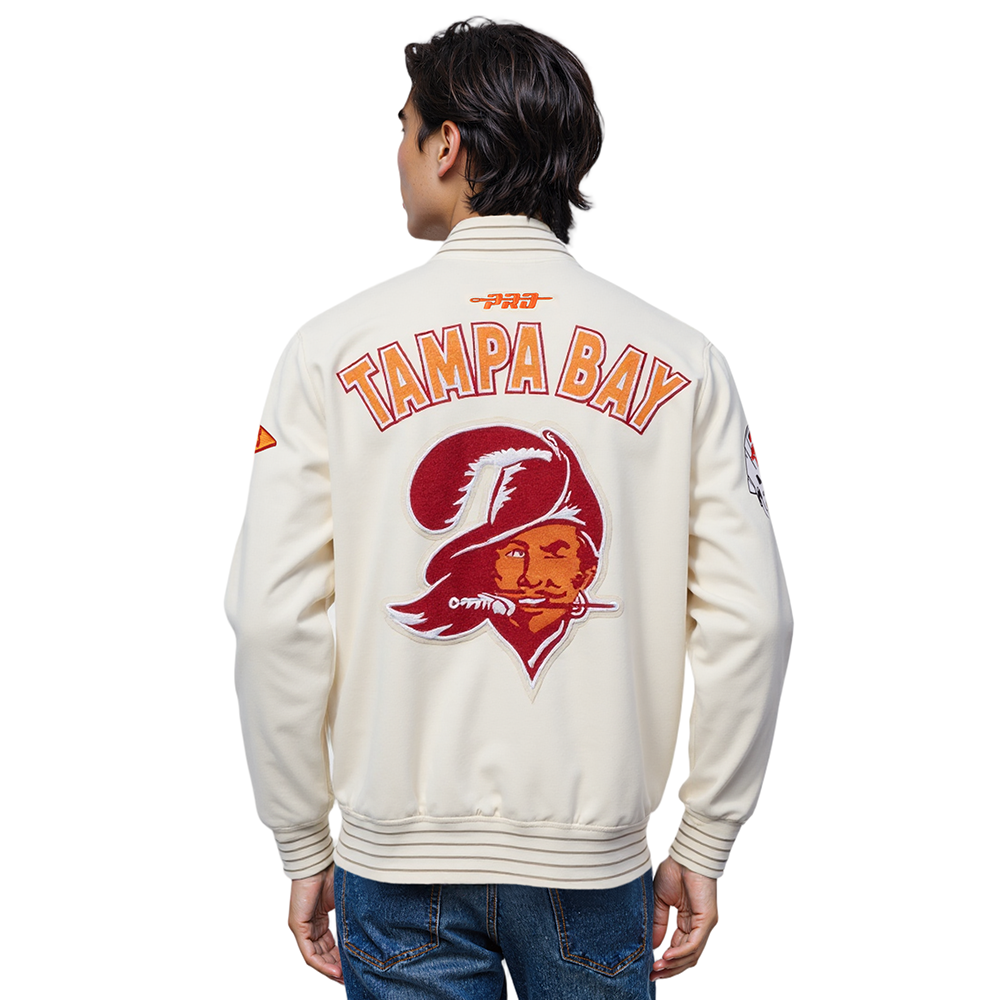 NFL TAMPA BAY BUCCANEERS PRO GAME DAY RETRO JACKET (EGGSHELL/TAUPE/EGGSHELL)