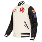 NFL TAMPA BAY BUCCANEERS RETRO CLASSIC BLOUSON COLLÉGIAL EN LAINE À BORDS CÔTELÉS POUR HOMME (COQUILLE D'ŒUF/NOIR)