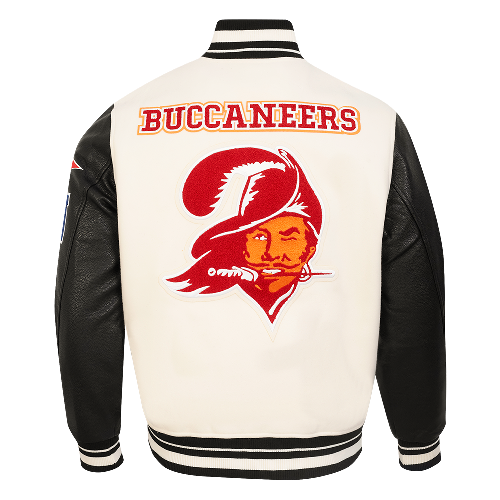 NFL TAMPA BAY BUCCANEERS RETRO CLASSIC BLOUSON COLLÉGIAL EN LAINE À BORDS CÔTELÉS POUR HOMME (COQUILLE D'ŒUF/NOIR)
