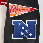 NFL TAMPA BAY BUCCANEERS RETRO CLASSIC BLOUSON COLLÉGIAL EN LAINE À BORDS CÔTELÉS POUR HOMME (COQUILLE D'ŒUF/NOIR)