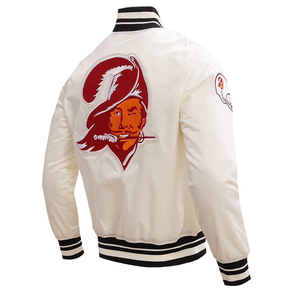 NFL TAMPA BAY BUCCANEERS RETRO CLASSIC MEN'S RIB SATIN JACKET (EGGSHELL/ BLACK)