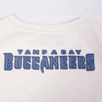 NFL TAMPA BAY BUCCANEERS VARSITY BLUES T-SHIRT EN JERSEY SIMPLE À COUPE CARRÉE POUR FEMME (LIN)
