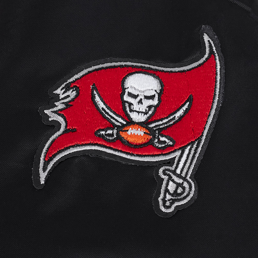 NFL TAMPA BAY BUCCANEERS SCRIPT TAIL BLOUSON EN SATIN POUR FEMME (NOIR/ROUGE/NOIR)