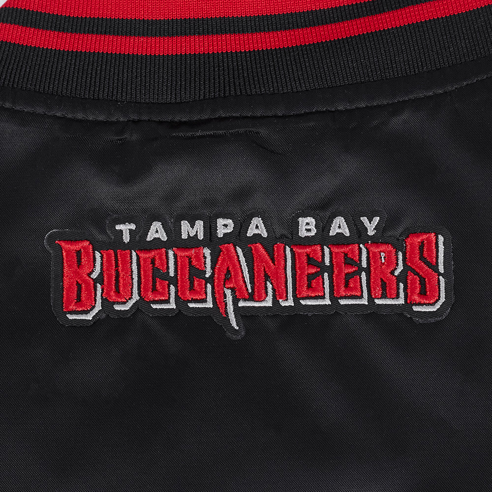 NFL TAMPA BAY BUCCANEERS SCRIPT TAIL BLOUSON EN SATIN POUR FEMME (NOIR/ROUGE/NOIR)