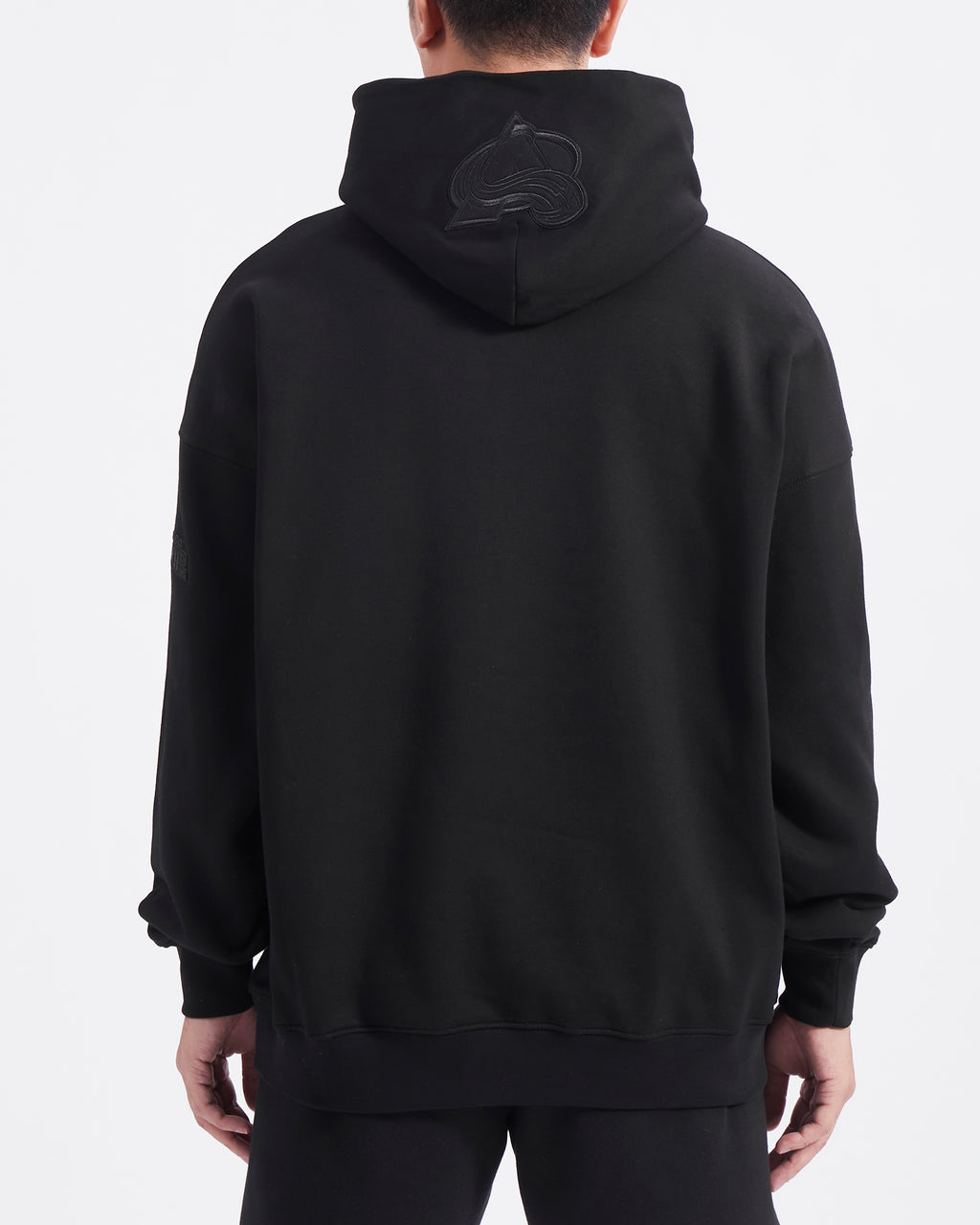 HCA563929-BLK-MODEL-3