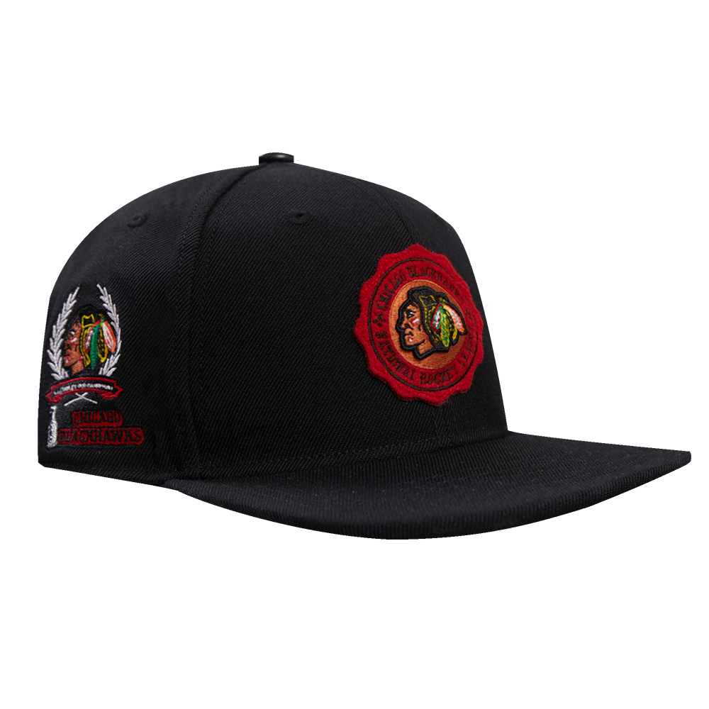 NHL CHICAGO BLACKHAWKS CREST EMBLEM WOOL SNAPBACK HAT (BLACK)