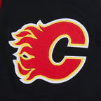 NHL CALGARY FLAMES CLASSIC CHENILLE MEN'S DK TEE (BLACK/RED)