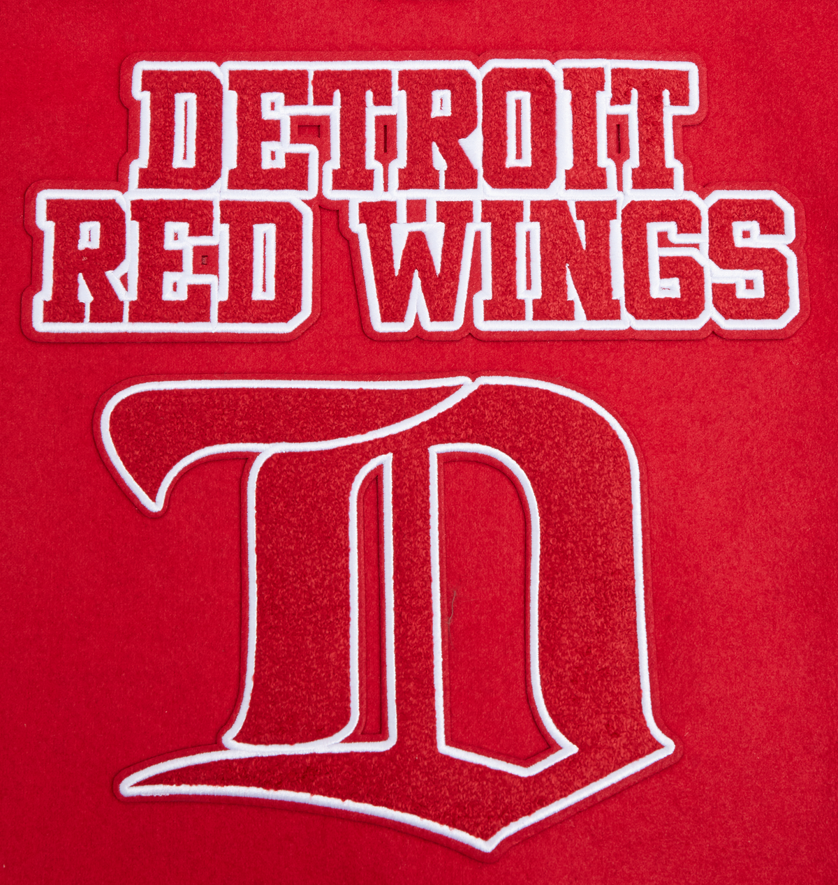 NHL DETROIT RED WINGS RETRO CLASSIC BLOUSON COLLÉGIAL EN LAINE À BORDS CÔTELÉS POUR FEMME (ROUGE/BLANC)