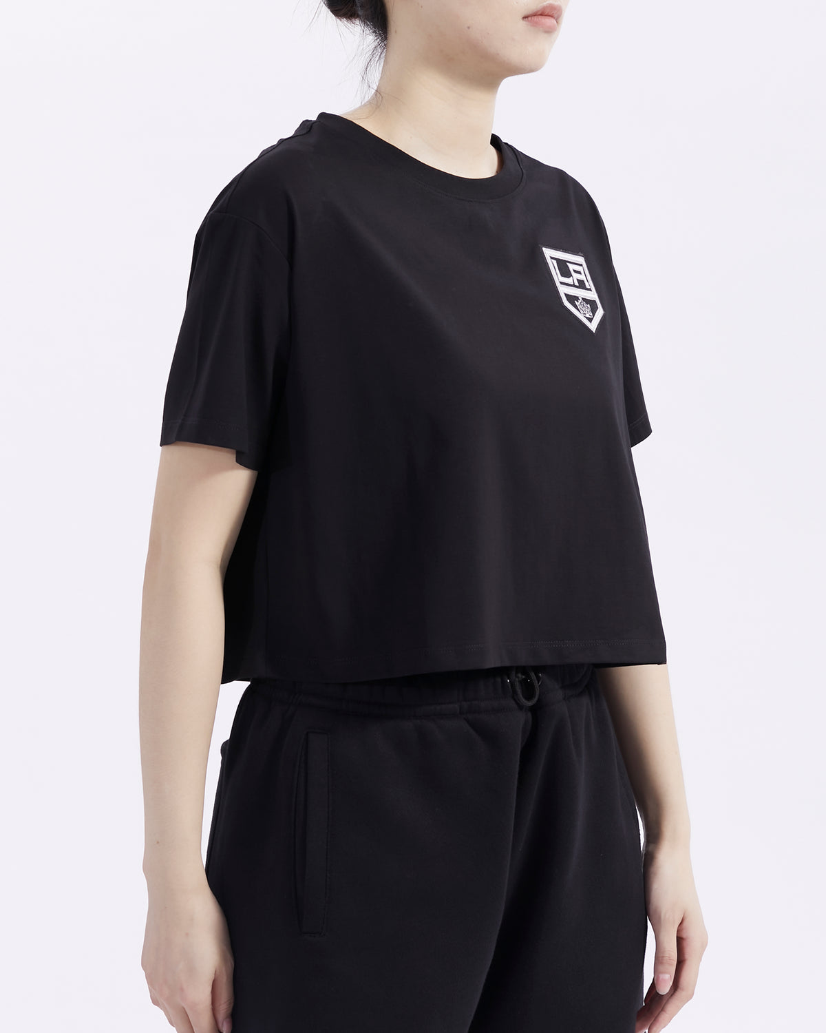 HLKA61128-BLK-MODEL-4
