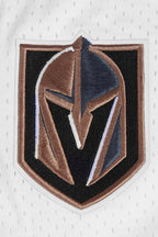 NHL VEGAS GOLDEN KNIGHTS CLASSIC MAILLOT À BOUTONS EN FILET POUR HOMME (BLANC/NOIR/BLANC)
