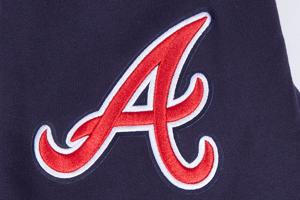 MLB ATLANTA BRAVES OLD ENGLISH CHANDAIL À COL ROND EN MOLLETON POUR HOMME (MARINE MINUIT)