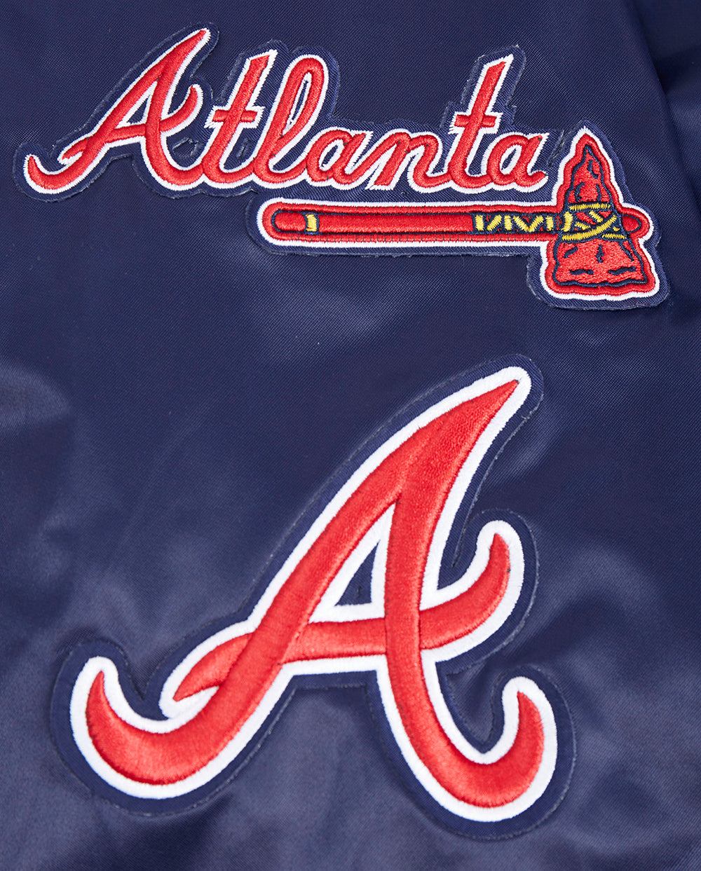 MLB ATLANTA BRAVES OLD ENGLISH MEN'S RIB SATIN JACKET (MIDNIGHT NAVY/RED/MIDNIGHT NAVY)