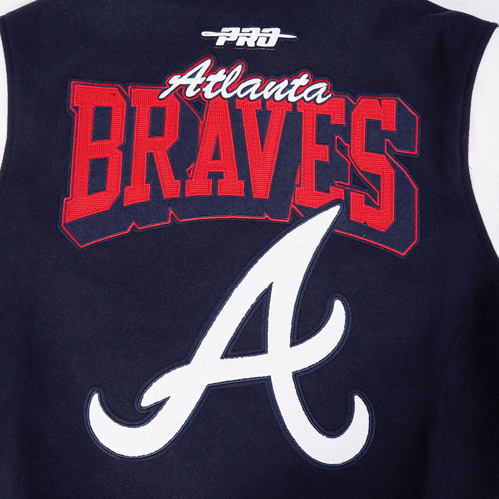MLB ATLANTA BRAVES TEAM BADGE BLOUSON COLLÉGIAL EN LAINE À BORDS CÔTELÉS POUR HOMME (MARINE MINUIT/ROUGE/MARINE MINUIT)