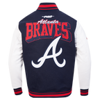 MLB ATLANTA BRAVES TEAM BADGE BLOUSON COLLÉGIAL EN LAINE À BORDS CÔTELÉS POUR HOMME (MARINE MINUIT/ROUGE/MARINE MINUIT)