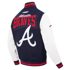MLB ATLANTA BRAVES TEAM BADGE BLOUSON COLLÉGIAL EN LAINE À BORDS CÔTELÉS POUR HOMME (MARINE MINUIT/ROUGE/MARINE MINUIT)