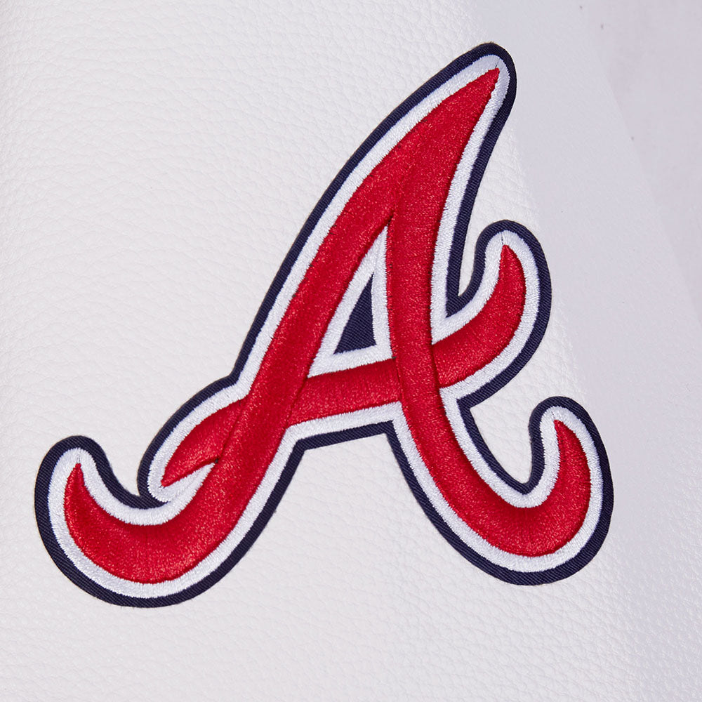 MLB ATLANTA BRAVES TEAM BADGE BLOUSON COLLÉGIAL EN LAINE À BORDS CÔTELÉS POUR HOMME (MARINE MINUIT/ROUGE/MARINE MINUIT)