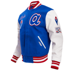 MLB ATLANTA BRAVES RETRO CLASSIC BLOUSON COLLÉGIAL EN LAINE À BORDS CÔTELÉS POUR HOMME (BLEU ROYAL/ROUGE)