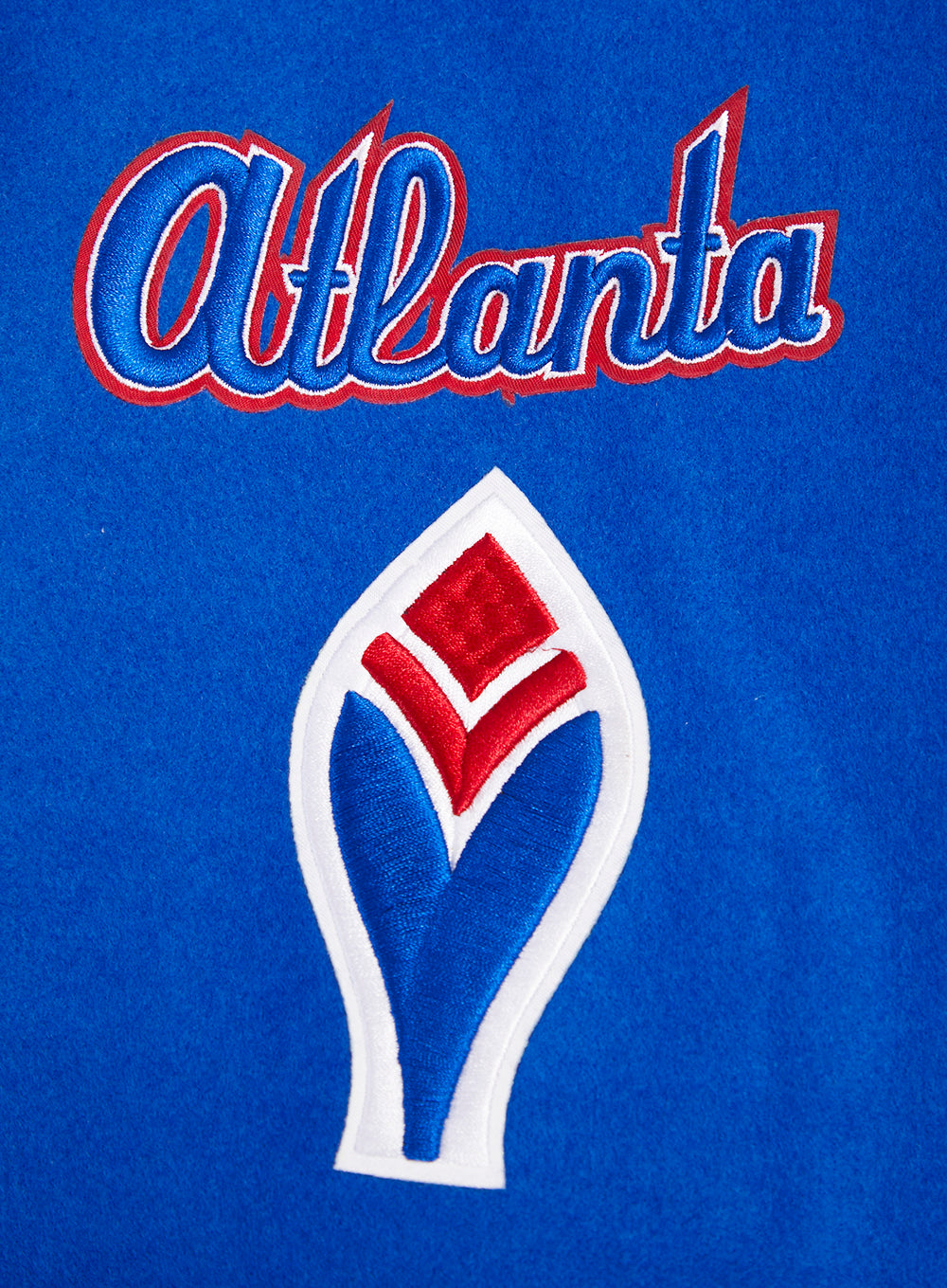 MLB ATLANTA BRAVES RETRO CLASSIC BLOUSON COLLÉGIAL EN LAINE À BORDS CÔTELÉS POUR HOMME (BLEU ROYAL/ROUGE)