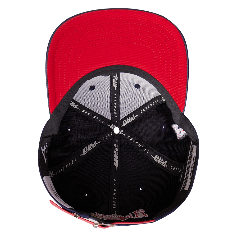 MLB ATLANTA BRAVES OLD ENGLISH CASQUETTE STRAPBACK EN CUIR À SIX PANNEAUX POUR UNISEXE (MARINE MINUIT)