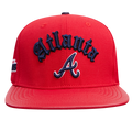 MLB ATLANTA BRAVES OLD ENGLISH CASQUETTE STRAPBACK EN CUIR À SIX PANNEAUX POUR UNISEXE (ROUGE)