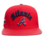 MLB ATLANTA BRAVES OLD ENGLISH CASQUETTE STRAPBACK EN CUIR À SIX PANNEAUX POUR UNISEXE (ROUGE)