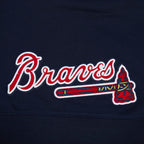 MLB ATLANTA BRAVES CLASSIC CHENILLE CHANDAIL À CAPUCHON COURT EN MOLLETON POUR FEMME (MARINE MINUIT)