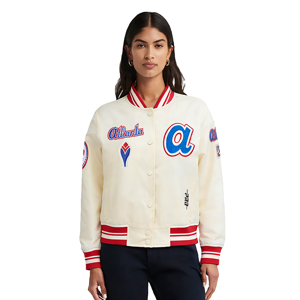 MLB ATLANTA BRAVES RETRO CLASSIC WOMEN'S RIB SATIN JACKET (EGGSHELL/ RED)