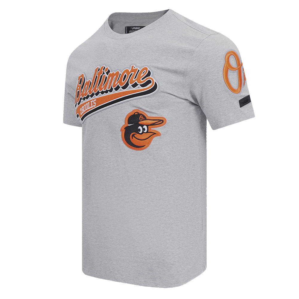 MLB BALTIMORE ORIOLES SCRIPT TAIL MEN'S SJ TOP (HEATHER GREY)