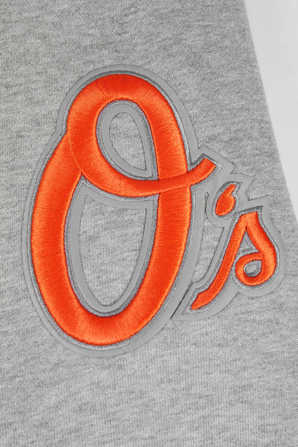 MLB BALTIMORE ORIOLES SCRIPT TAIL CHANDAIL À CAPUCHON EN MOLLETON CÔTELÉ POUR HOMME (GRIS CHINÉ/NOIR)