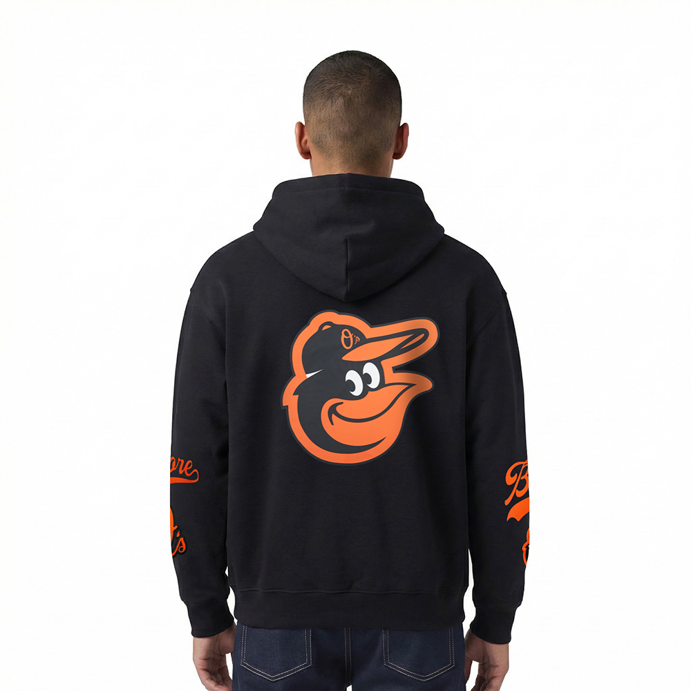 MLB BALTIMORE ORIOLES LIVING LARGE CHANDAIL À CAPUCHON EN MOLLETON À ÉPAULES TOMBANTES POUR HOMME (NOIR)