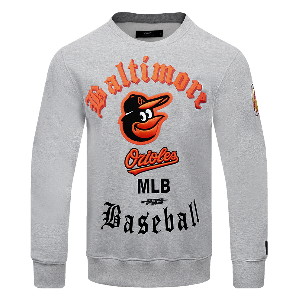 MLB BALTIMORE ORIOLES OLD ENGLISH MEN'S FLC CREWNECK (HEATHER GREY)