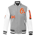 MLB BALTIMORE ORIOLES OLD ENGLISH BLOUSON COLLÉGIAL POUR HOMME (GRIS CHINÉ/BLANC/NOIR)