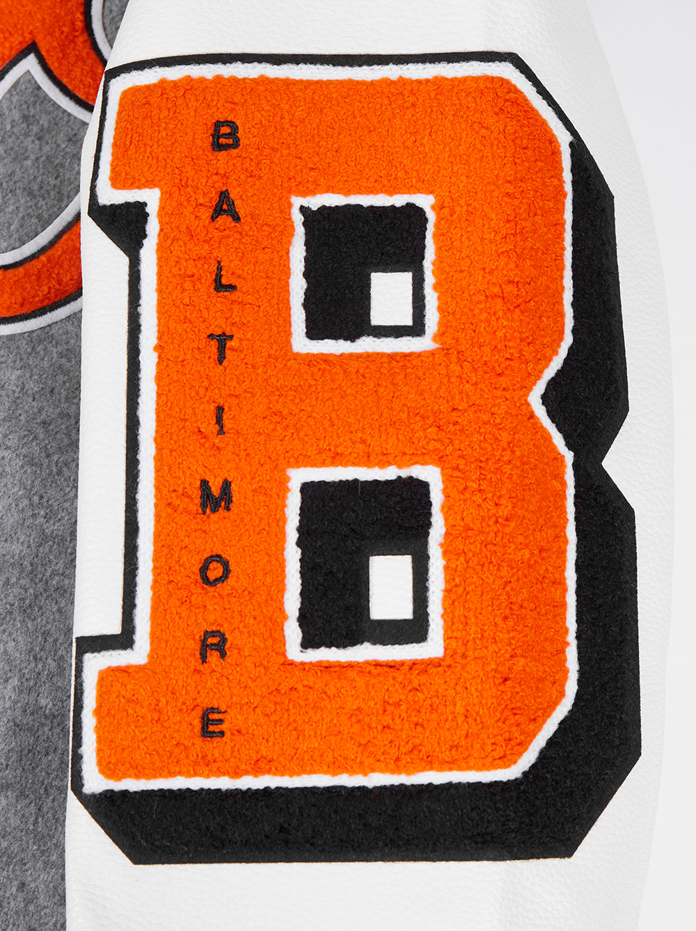 MLB BALTIMORE ORIOLES OLD ENGLISH BLOUSON COLLÉGIAL POUR HOMME (GRIS CHINÉ/BLANC/NOIR)