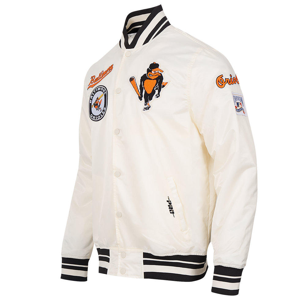 MLB BALTIMORE ORIOLES RETRO CLASSIC BLOUSON EN SATIN À BORDS CÔTELÉS POUR HOMME (COQUILLE D'ŒUF/NOIR)