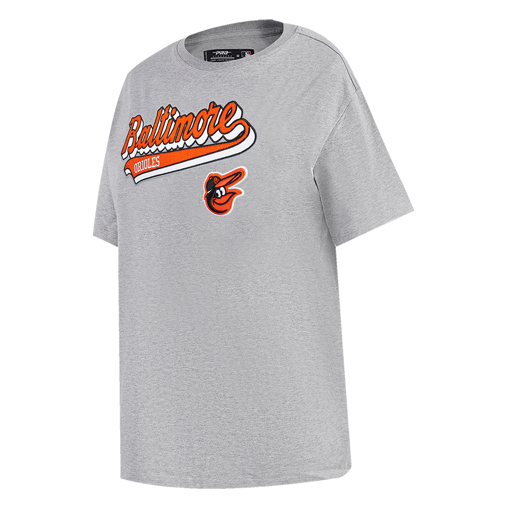 MLB BALTIMORE ORIOLES SCRIPT TAIL WOMEN'S BOYFRIEND TOP (HEATHER GREY)